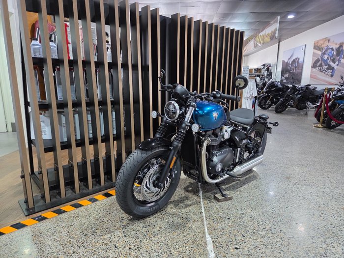 2026 Triumph BONNEVILLE BOBBER BLUE