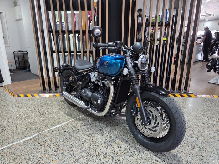 2026 Triumph BONNEVILLE BOBBER BLUE