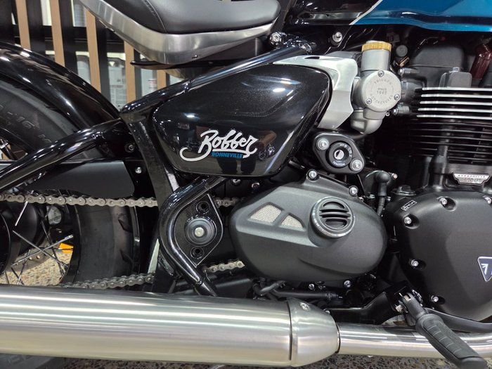 2026 Triumph BONNEVILLE BOBBER BLUE