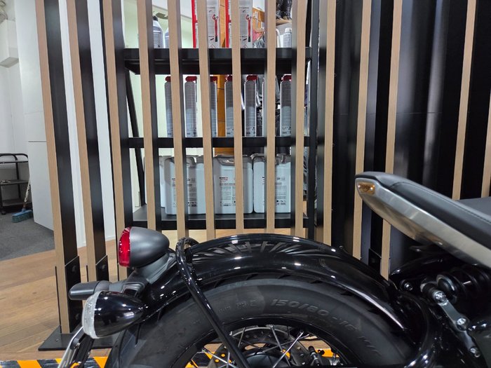 2026 Triumph BONNEVILLE BOBBER BLUE