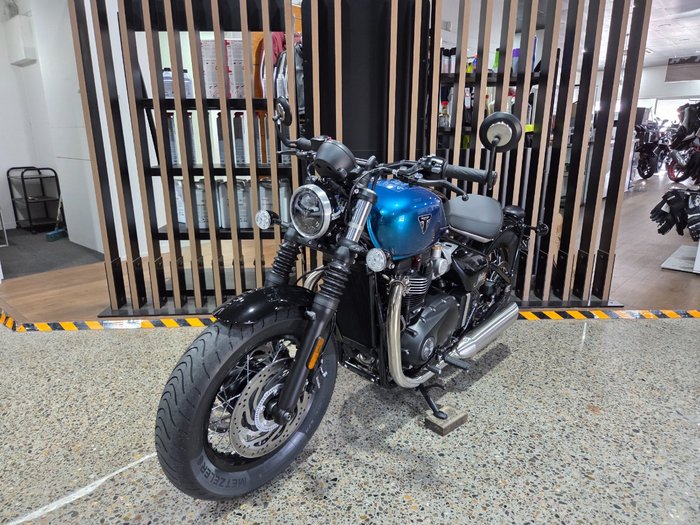 2026 Triumph BONNEVILLE BOBBER BLUE