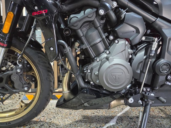 2026 Triumph TRIDENT 800 Black