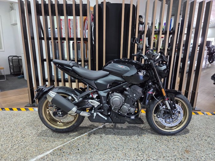 2026 Triumph TRIDENT 800 Black