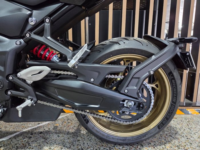 2026 Triumph TRIDENT 800 Black