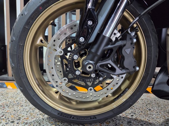 2026 Triumph TRIDENT 800 Black