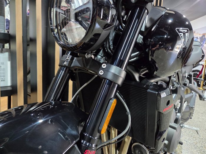 2026 Triumph TRIDENT 800 Black