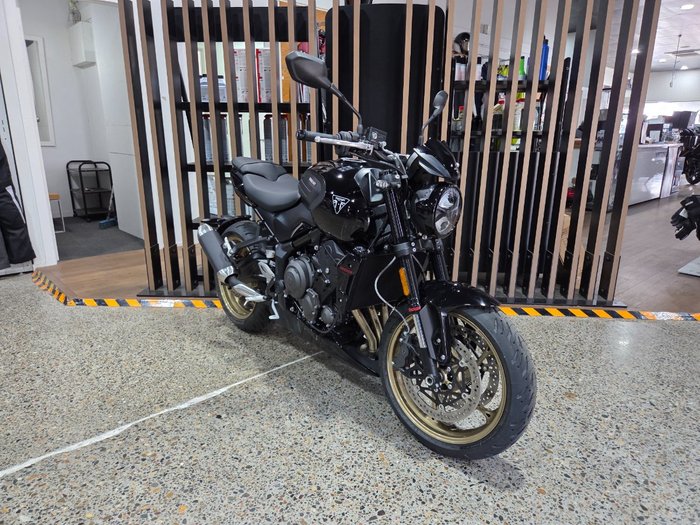 2026 Triumph TRIDENT 800 Black