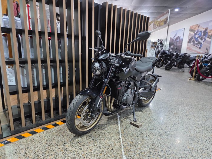 2026 Triumph TRIDENT 800 Black