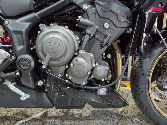 2026 Triumph TRIDENT 800 Black