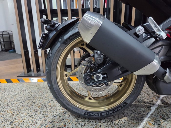 2026 Triumph TRIDENT 800 Black