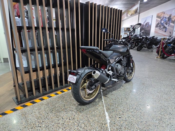 2026 Triumph TRIDENT 800 Black