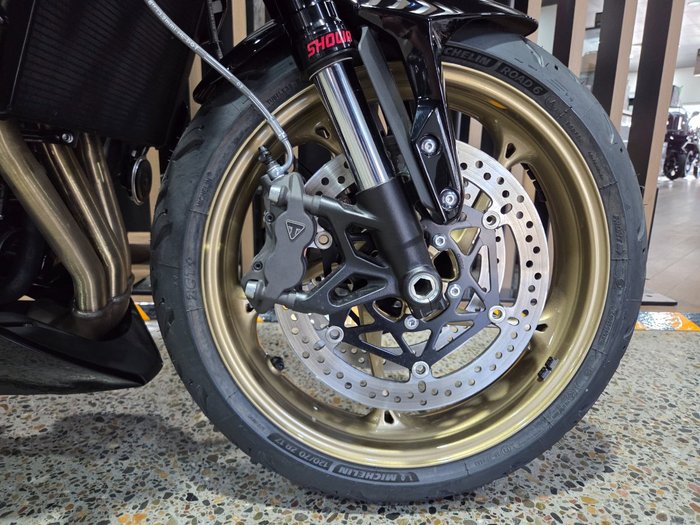 2026 Triumph TRIDENT 800 Black