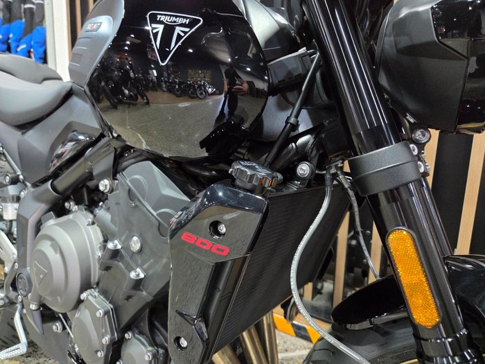 2026 Triumph TRIDENT 800 Black