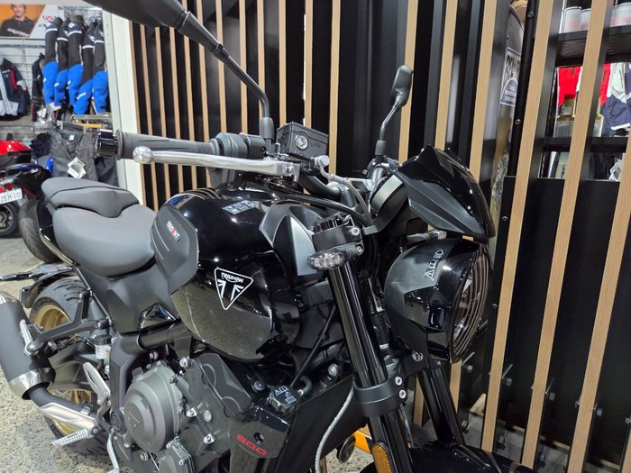 2026 Triumph TRIDENT 800 Black