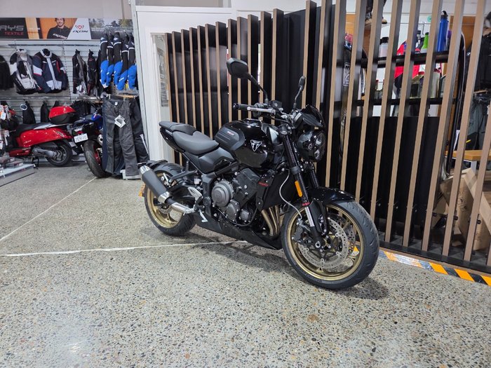 2026 Triumph TRIDENT 800 Black