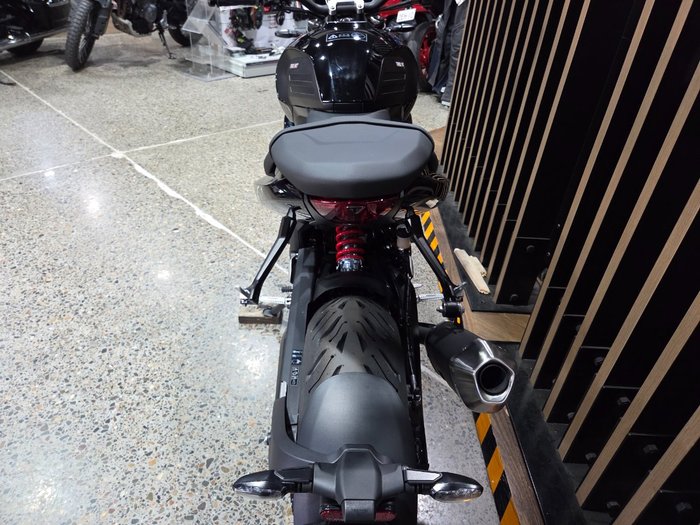2026 Triumph TRIDENT 800 Black