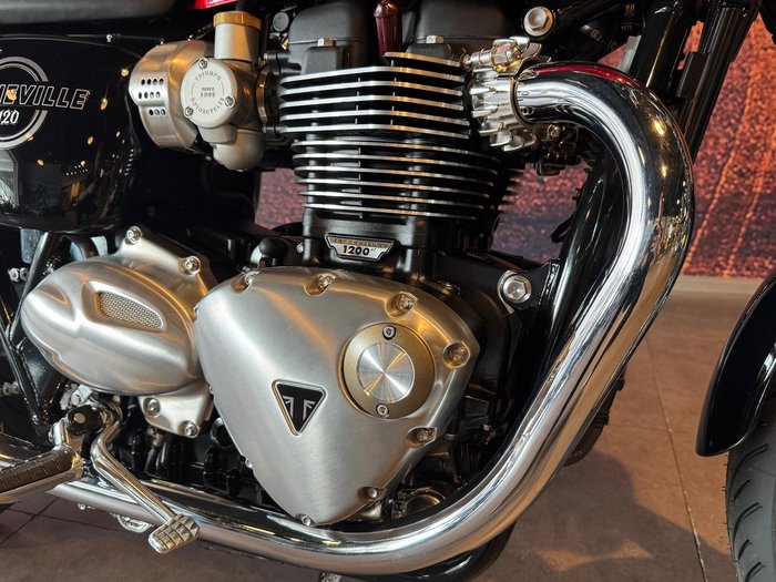 2026 Triumph Bonneville T120 Bonneville Red
