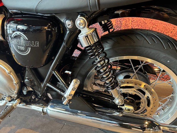 2026 Triumph Bonneville T120 Bonneville Red