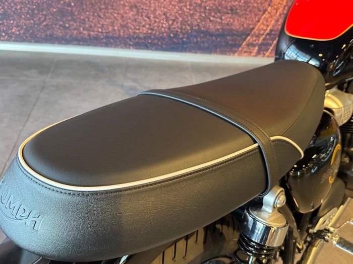 2026 Triumph Bonneville T100 (900cc) Bonneville Black
