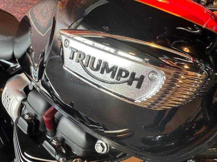 2026 Triumph Bonneville T100 (900cc) Bonneville Black