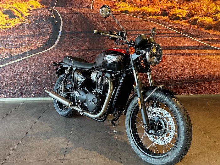 2026 Triumph Bonneville T100 (900cc) Bonneville Black