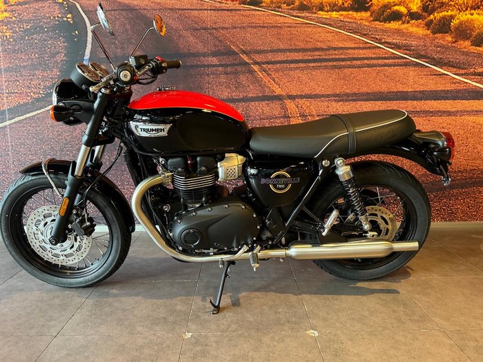 2026 Triumph Bonneville T100 (900cc) Bonneville Black