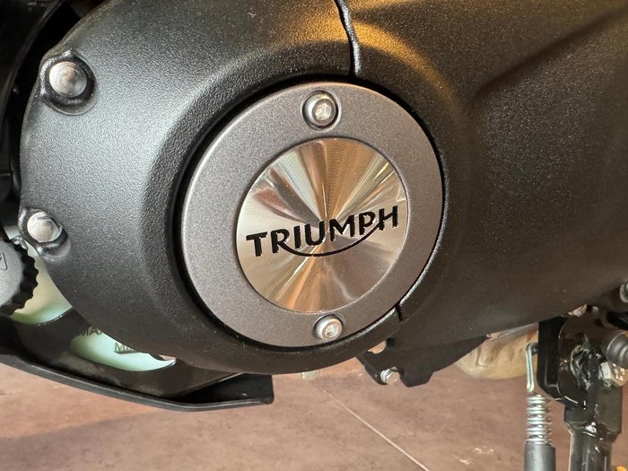 2026 Triumph Tracker 400 Tracker Black