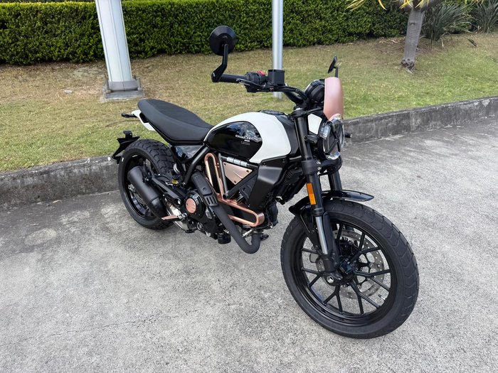 2025 Ducati Scrambler 10th Anniversario Rizoma Edition