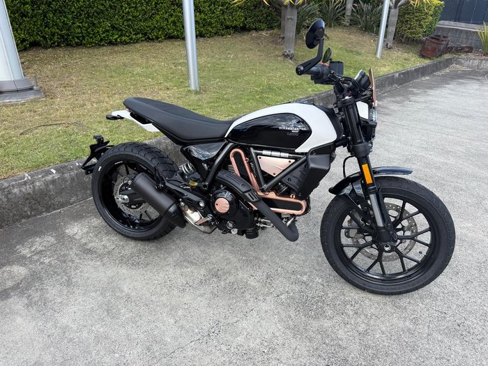 2025 Ducati Scrambler 10th Anniversario Rizoma Edition