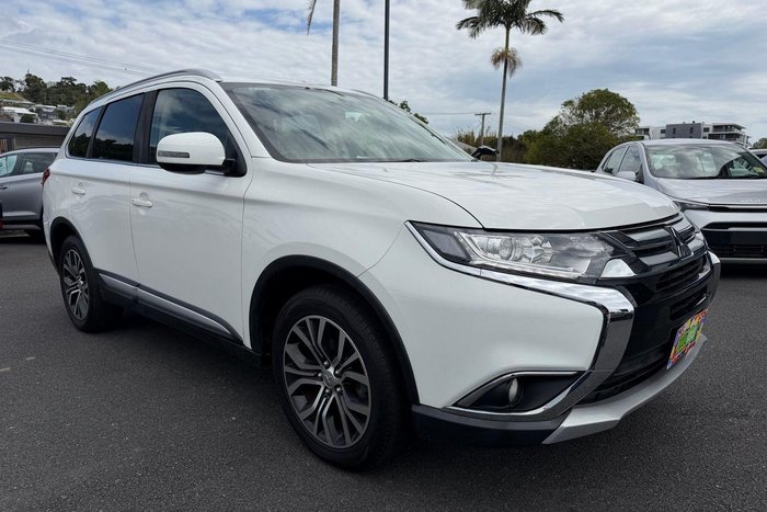 2017 Mitsubishi Outlander LS Safety Pack