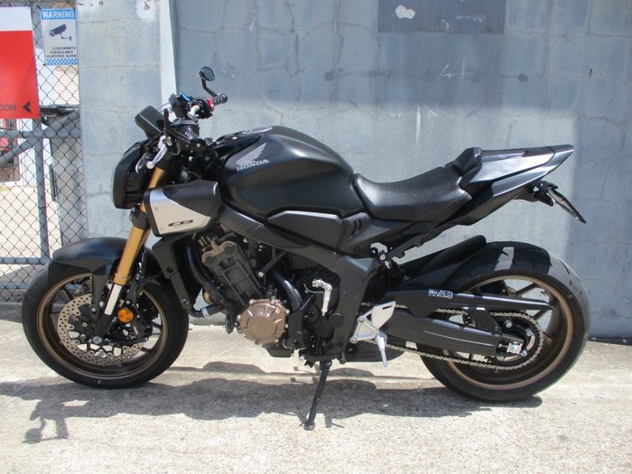 2025 Honda CB650RAC BLACK