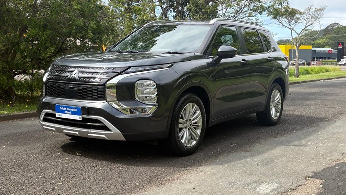 2024 Mitsubishi Outlander LS