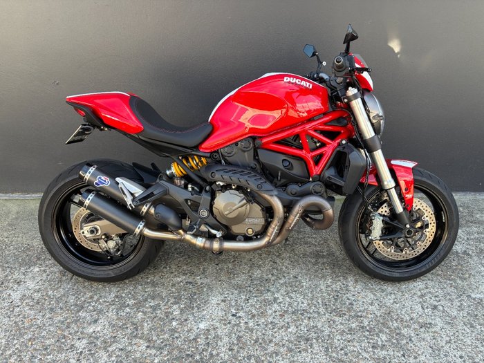 2017 Ducati MONSTER 821 RED