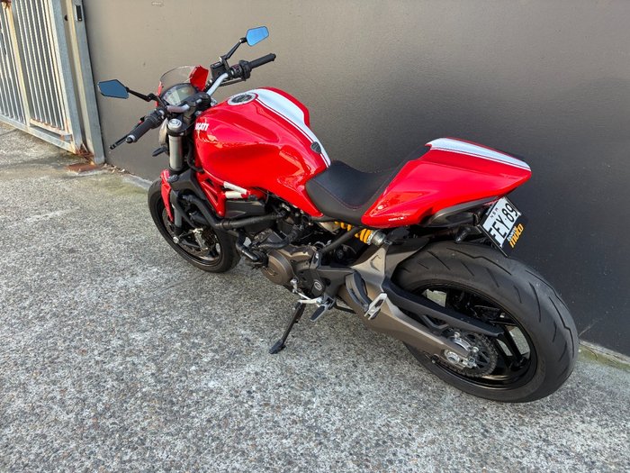 2017 Ducati MONSTER 821 RED