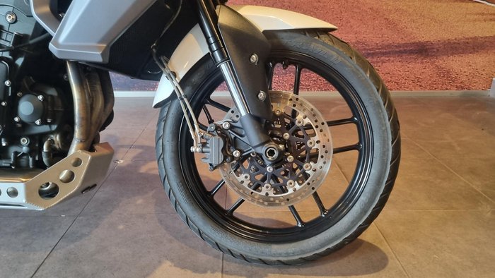 2016 Triumph Tiger 800 XRx Low Tiger White