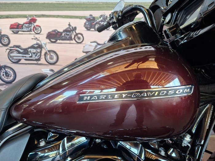 2018 Harley-Davidson Street Glide Special 114 (FLHXS)