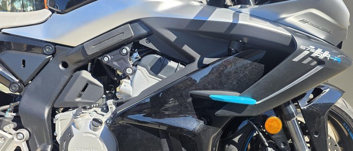 2025 CFMOTO 675SR-R SR Black