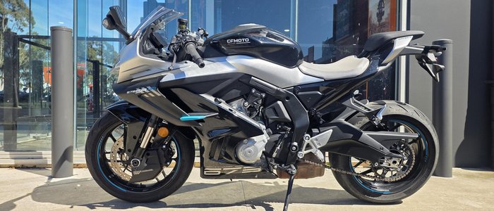 2025 CFMOTO 675SR-R SR Black