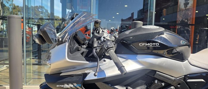 2025 CFMOTO 675SR-R SR Black