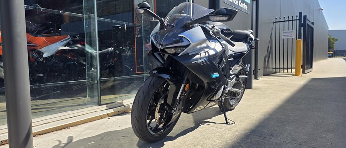 2025 CFMOTO 675SR-R SR Black