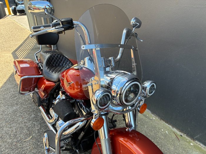 2011 HARLEY-DAVIDSON FLHR ROAD KING ORANGE
