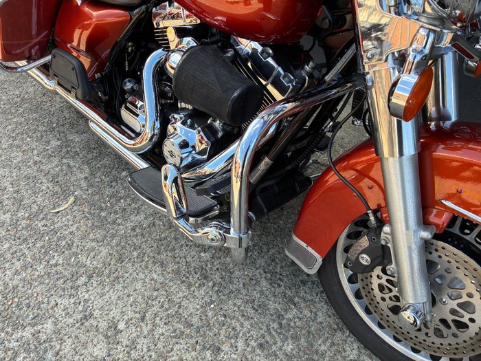 2011 HARLEY-DAVIDSON FLHR ROAD KING ORANGE