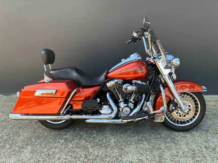 2011 HARLEY-DAVIDSON FLHR ROAD KING ORANGE
