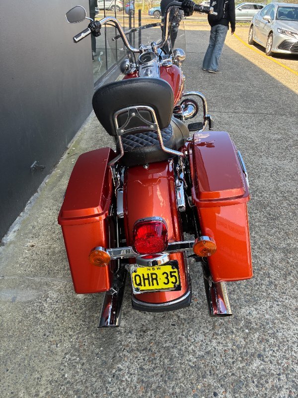 2011 HARLEY-DAVIDSON FLHR ROAD KING ORANGE