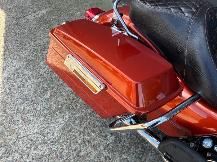 2011 HARLEY-DAVIDSON FLHR ROAD KING ORANGE
