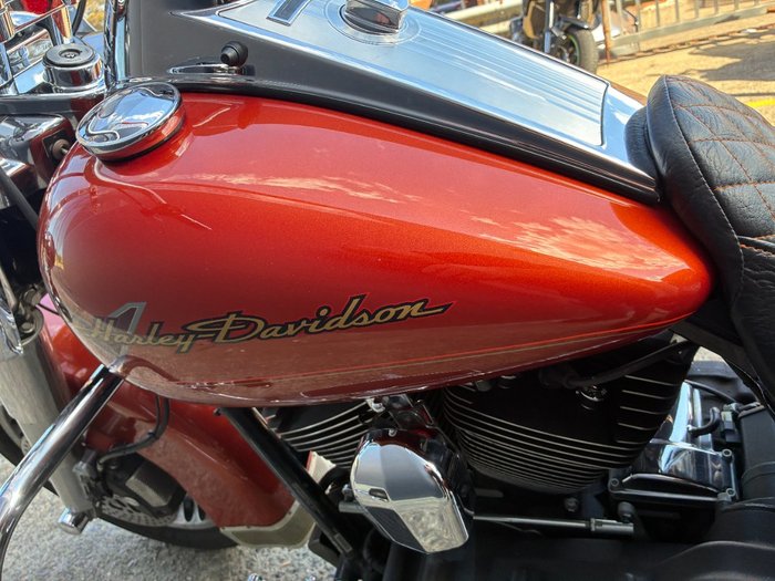 2011 HARLEY-DAVIDSON FLHR ROAD KING ORANGE