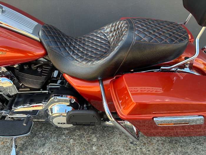 2011 HARLEY-DAVIDSON FLHR ROAD KING ORANGE