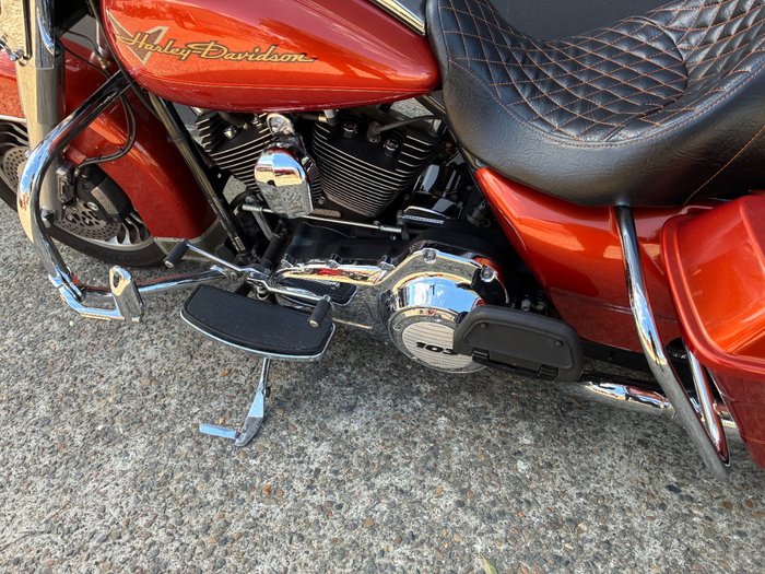 2011 HARLEY-DAVIDSON FLHR ROAD KING ORANGE