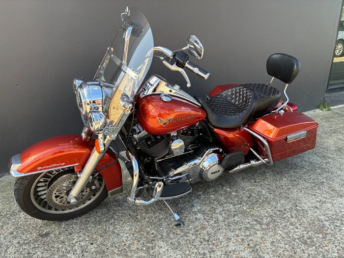 2011 HARLEY-DAVIDSON FLHR ROAD KING ORANGE