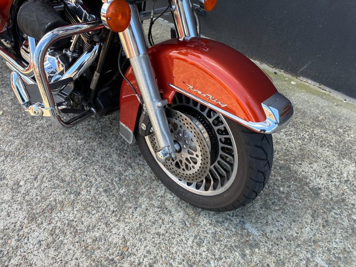 2011 HARLEY-DAVIDSON FLHR ROAD KING ORANGE